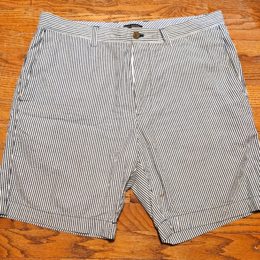 Banana Rebublic seersucker shorts